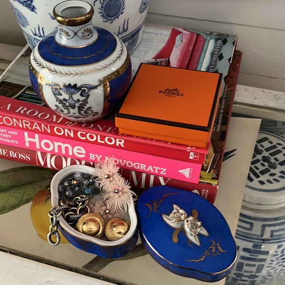 •VINTAGE FRENCH BLUE BOUDOIR PARISIAN BEDSIDE DECOR TRINKET DISH• - Picture 3 of 15